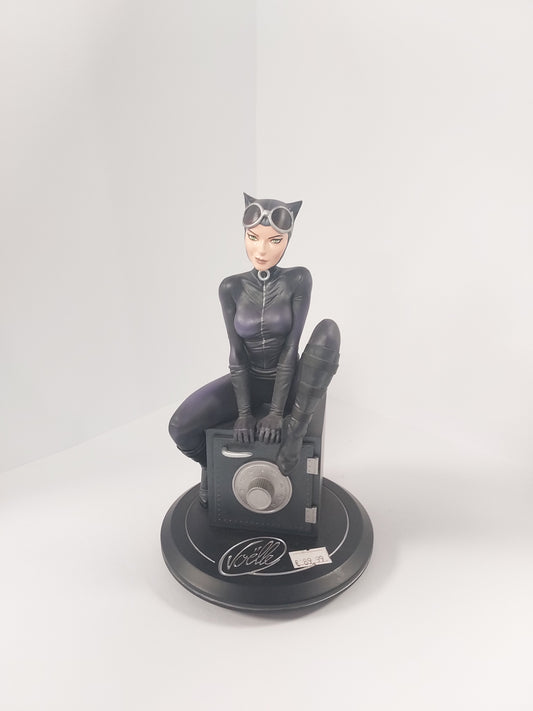 Catwomen Statue